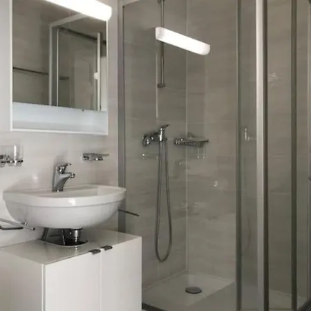 6 Minutes A Pied De La Gare De لوزان