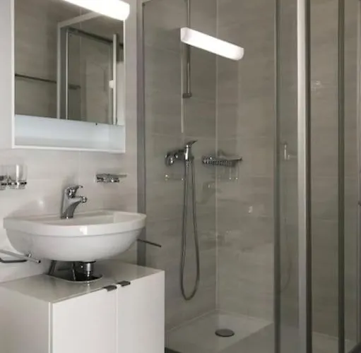 6 Minutes A Pied De La Gare De 로잔